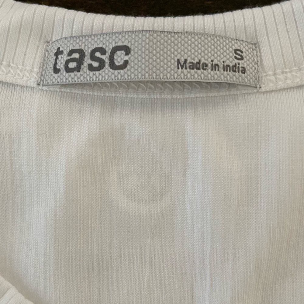 Tasc Performance MicroLuxe Rib Tank - NWT - Picture 9 of 13